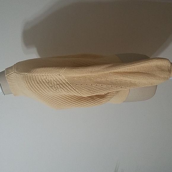 Forever 21, Yellow long sleeves sweater - Picture 3 of 7